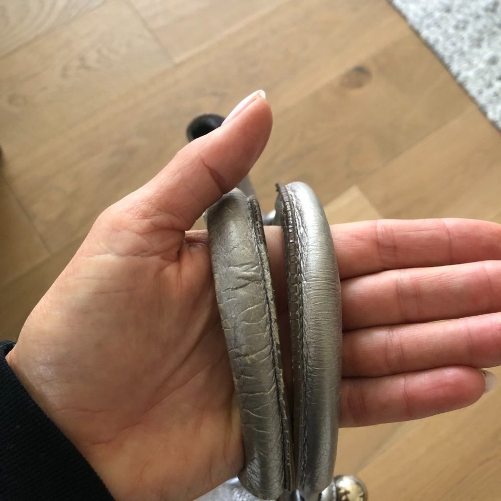Anya Hindmarch Textured Silver Bucket Bag - Picture 8 of 15